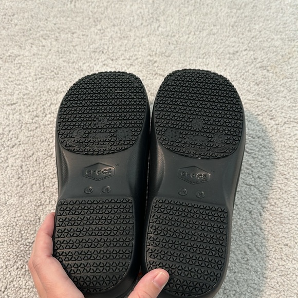 NEW Crocs Neria Pro II Literide Slip-Resistant Clogs Size 8 - Picture 6 of 7